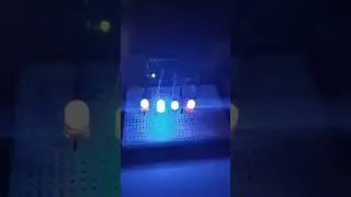 Simple dancing LEDs using Arduino UNO.