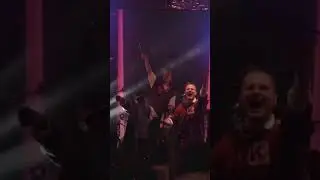 Джинсы порезаны, лето…