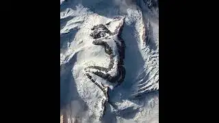 Спящая девушка на Аляске.