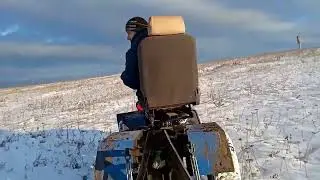 Минитрактор. Нарезаем круги по первому снегу.