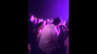 Robert Pattinson Can't Dance!