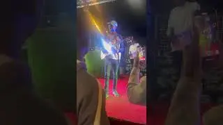 Menino prodígio na guitarra #music #guitarcover