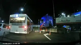 Права купил, а "ездить" не купил.