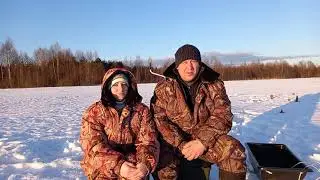 Весенняя рыбалка на МОРМЫШКУ! Плотва рвёт леску  !
