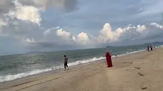 Pantai Bisikan Bayu  Pasir Puteh juga memang ramai pengunjung #pasirputeh 