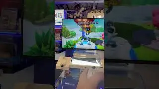 Playing The ASTRO BOT Demo at Best Buy!
