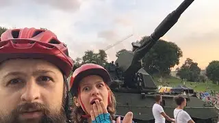 Что делает танк в центре Вильнюса?