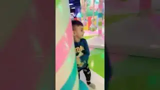 Afacan Fırat oyun parkında çok çok eglendiiii😊😍🤩👌
