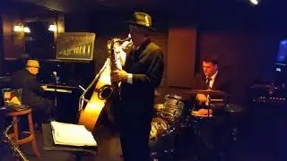 Triste sax solo