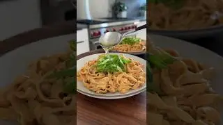 Sizzling scallion peanut noodles✨