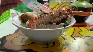 makan bakso lobster