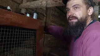 В деревне нету места лени. Работа всегда тебя найдёт