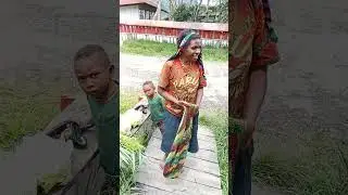 MAMA JUAL SAYUR KOL