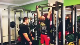Подтягивания широким хватом