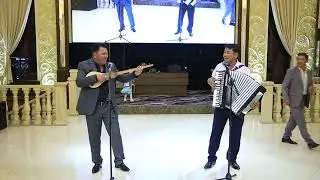 Мына сага ыр. Тойдо аккардеон комуз менен ырдашты. Улан Качкыналиев Акыл Куштаев 
