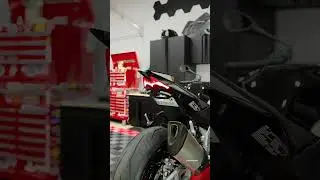 Motomillion Aprilia Tuono V4