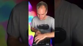 Fingerdrumming some color bass 