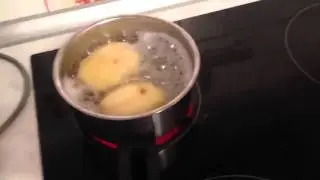 Как готовит кушать Кавказская девушка
