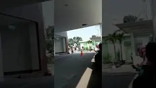 Si kerudung kuning