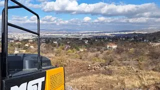excavator ile 2 katlı bina yikimi