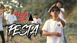 Runaska - Pesta | Official Music Video