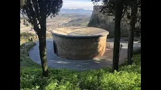 IL POZZO DI S.PATRIZIO CON DOPPIE SCALE CHE NON SI INCROCIANO MAI