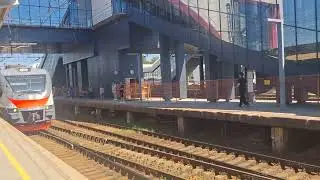 Прибытие и отправление ЭП2Д-0138 на станции МЦД Щербинка.