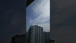 실제 상황! 거대한 백룡 2마리 화성시 동탄 신도시 슈카이브의 아파트 하늘에 출현