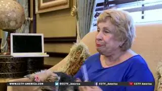 Teens teach smartphone technology, social media to senior citizens