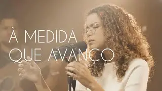 BRUNA MARQUES - À MEDIDA QUE AVANÇO (CLIPE OFICIAL)
