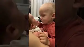 Тимофей любит очень свою сестричку Соню.