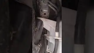 Замена правой лампы ДХО Geely Atlas