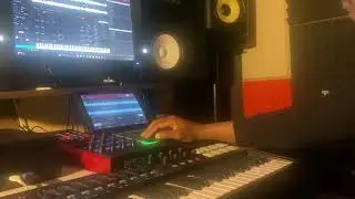 MAKING A BEAT WITH MPC AND VST PLUGINS ARCADE (PART 2) CONTROLLER MODE : BEAT MAKING,