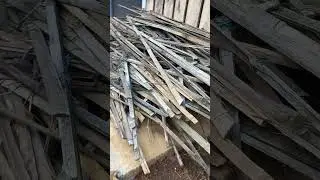Ngintip,ada yang telanjang dalam gubug