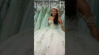 Looking for a #dress to honor my dad..🥺💚 #moda2000 #quinceañera #quince