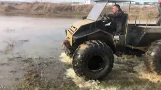 Вездеход - Каракат ТАЙГА 2 выезжает из подводной ямы