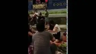 Cewek cantik sang penjual sayur