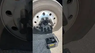 I got a flat steer tire😱 Part 2 #truckdriver