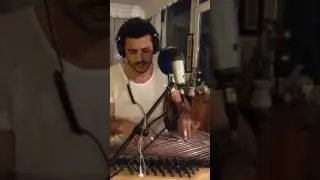 Söz dizisi - Burak Sevinc Sarki söylüyor canli yayinda.