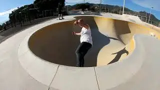 Practicant cosetes al skatepark de Benicàssim
