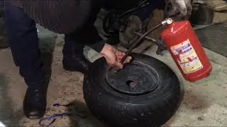 Огнетушителем взорвать  колесо