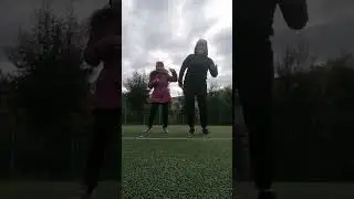Пляшем Мама и дочка .