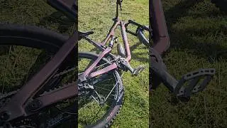 When the scenery is good but the paint job is better 😍 #newbike #mtb #enduromtb