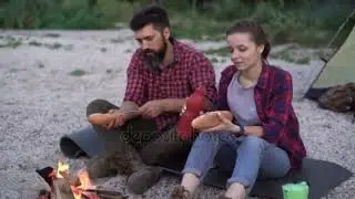 По снегу