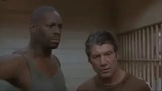 Голый пистолет 33 1/3: Последний выпад ( 1994) - Это место меняет чел