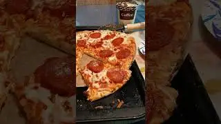 more pizza 🍕 food