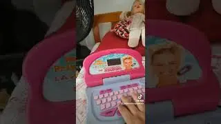 Oi gente! Estou Brincando com o LapTop da @Xuxa  dá pra brincar de caixa registradora