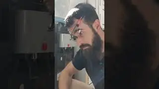 Когда случайно порезал палец и пытаешься его залечить