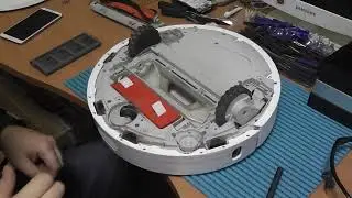 Xiaomi Mi Robot Vacuum Cleaner Error 17. Side brush not working. Disassembly.