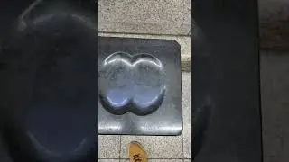 Сиденья в форме ПОПЫ в корейском метро 